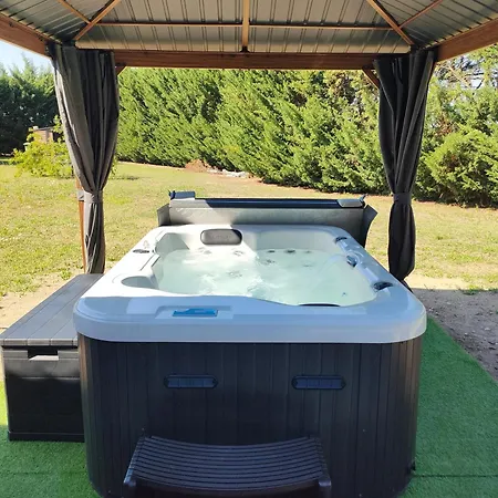 Chalet- Le Samoyede בקתה Saint-Pourçain-sur-Sioule